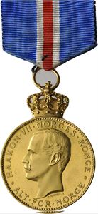 Sydpolmedaljen i gull tildelt Karenius Olsen i 1912
