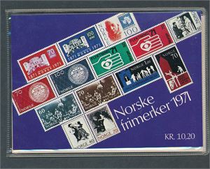 ÅRSSETT 1971. Innhold kontrollert, merkene henger ikke fast (Hk 1800)