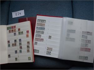 IRLAND Vesentlig brukt samling i 2 innstikksbøker + 64 siders dublettbok. Oppsatt etter AFA. En del merker til 70-tallet, så mer og mer spredt