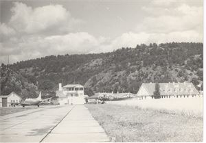 Fly Kjevik , flott A6 kort med flere fly.  St. Kjevik Fetpoståpneri 27-8-57