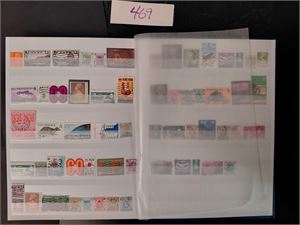 HONG KONG Mest stemplet i 16 siders bok. Mange merker innsatt uten system