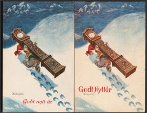 AUKRUST. Nisse bærer veggklokke. Ulik plassering av tekst Godt Nyttår. (Oppi 602/3). Begge postgått. Kv. 1-2