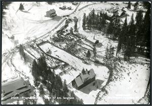 Holmenkollen med omegn. Ca 250 postkort, nær alle i småformat.