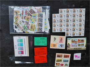 SAMVELDET Diverse Øst-Afrika, dels i arkrester. Mange forskjellige inkl hefter, mest Tanzania og Zambia. Mest postfriske merker