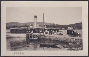 D/S Røken ved Sætre Kai.  Fantastisk kort med båt og bil.  St. Sætre 1933