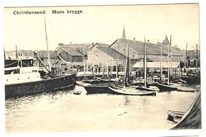 CHRISTIANSAND. MOES BRYGGE (7444). Meget pent ubrukt kort