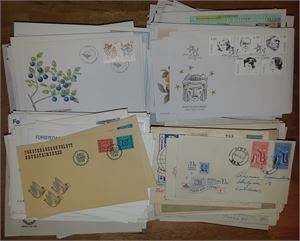 FDC 2-300 FDC i eske, samt noe særstpl, minneblokker og litt annet. 1955-2006. Sett ulike vignetter, men ikke sjekket. Inspiser!