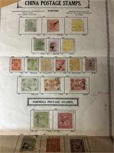 KINA Diverse 1878-85 + 2 defekte Formosa. (Oppgitt $ 300 etter Scott 2005). Medfølger 2 plansjer kinesiske merker