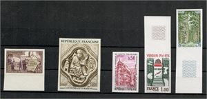 FRANKRIKE lot fem otandade postfriska ** märken, Yv. 1562, 1586, 1798, 1883 och 1886. (Yv. € 202)