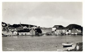 Postkort. Farsund. Fra Havnen