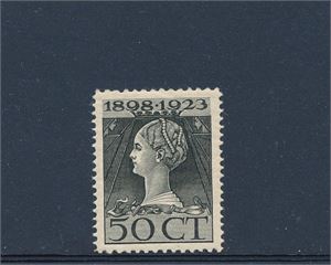 NEDERLAND xx Mi 130D, 1923 50c. Litt av limet mørkt, men ikke hengslet (€ 50)