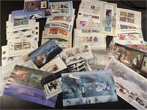 MINIARK Over 30 stk, et par med noe splittet tagging