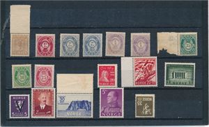 xx/x samling i 2 røde LT album med lommer og kassetter til 2004. Absolutt bedre merker, hengslet opp-ned på bildet. Bind 2 virker komplett 1980-2004 xx