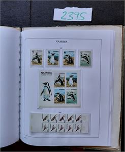 NAMIBIA xx liten samling 1995-2002 med merker, hefter og miniark