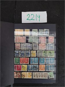 BALTIKUM Mengder av dubletter i innstikksbok, det meste stemplet. Alt fram til 1940. Store muligheter for den som setter opp dette etter vannmerkestillinger