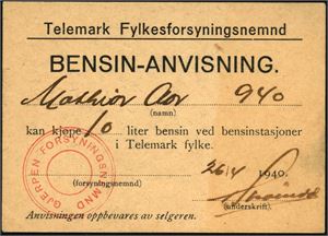 Telemark Fylkesforsyningsnemnd. Bensin-Anvisning. (for 10 liter). 1940. Stemplet "Gjerpen Forsyningsnemnd" i rødt.