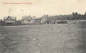 Steinkjær.  Vaartun Havebruksskole (Haakon Løe) stemplet 1910