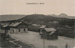 Postkort jernbane NARVIK stasjon (NO) småf. (Narviks Boghandel) brukt 1910 frim.fjernet
