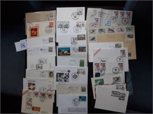 ØSTERRIKE - VINTERSPORT Brev og kort 50-tallet og nyere med stempler i forbindelse med vintersport arrangementer
