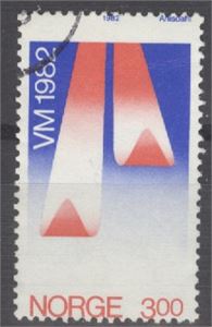 NK 902 (3 kr. VM 1982) med sterkt forskjøvet trykk.  Deler av forrige merke ses i overkant.  Stemplet