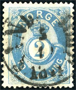 17 b. 2 skilling Postthorn i prøysisk blå nyanse, stemplet "Sandefjord 5.1.1874". Signert FCM.