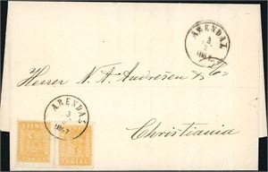 6. 4 skillings innenlandsporto. To 2 skill på komplett brev, stemplet "Arendal 3.5.1867". Meget fargefriske merker.