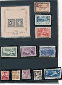 SVEITS x/xx diverse merker og Bl 8 1909-43. Mi 226-28 med verdi € 1100 for xx. Miniarket meget lite hengselmerke. Hengslet opp-ned på bilde