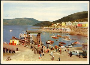 175 kort i storformat, alle med hvite rammer. Fra Normann, Aune, Oppi m.fl.