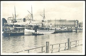 Kristiania/Oslo. 450 postkort i småformat. Flere fine innslag.