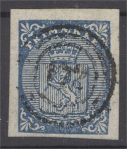 NK 1  stemplet sentrert med 3-rings  , 3 brede marger, en normal